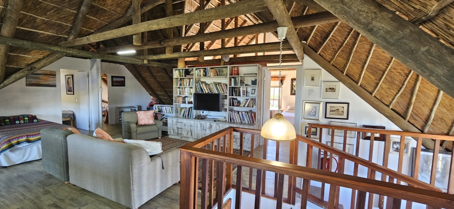 5 Bedroom Property for Sale in Stilbaai Oos Western Cape